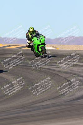 media/Jan-10-2025-CVMA Friday Practice (Fri) [[489e0da257]]/Group 4 and Trackday/Session 3 (Turns 9 and 10)/